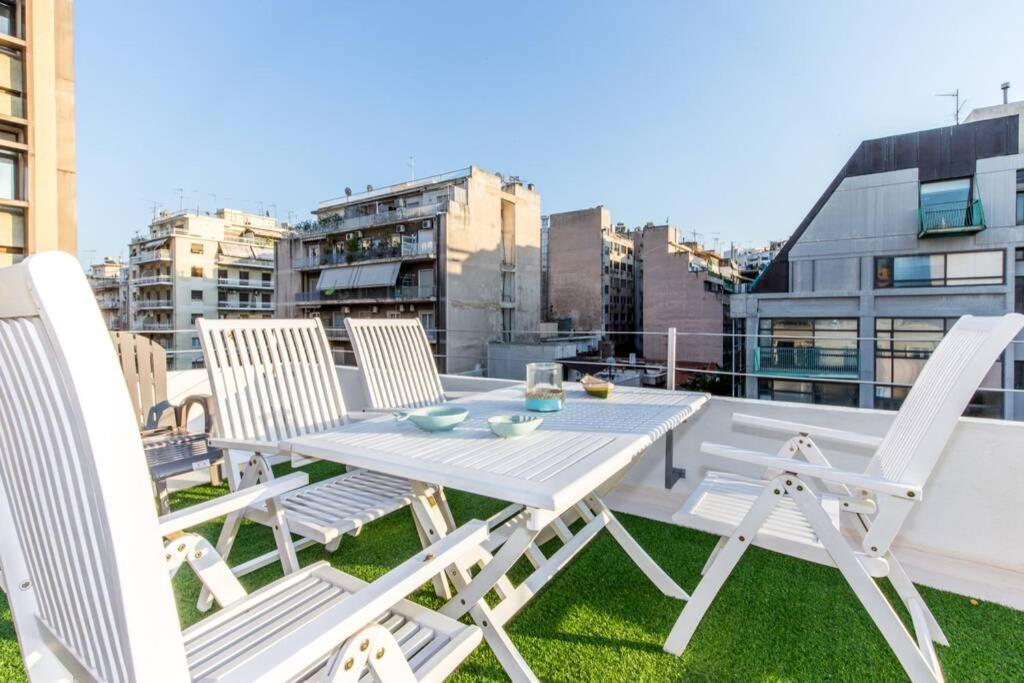Neoclassical Flat With 2 Bedrooms In Pire Dış mekan fotoğraf