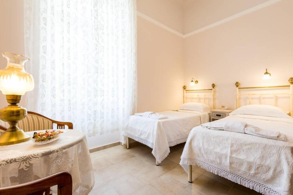 Neoclassical Flat With 2 Bedrooms In Pire Dış mekan fotoğraf