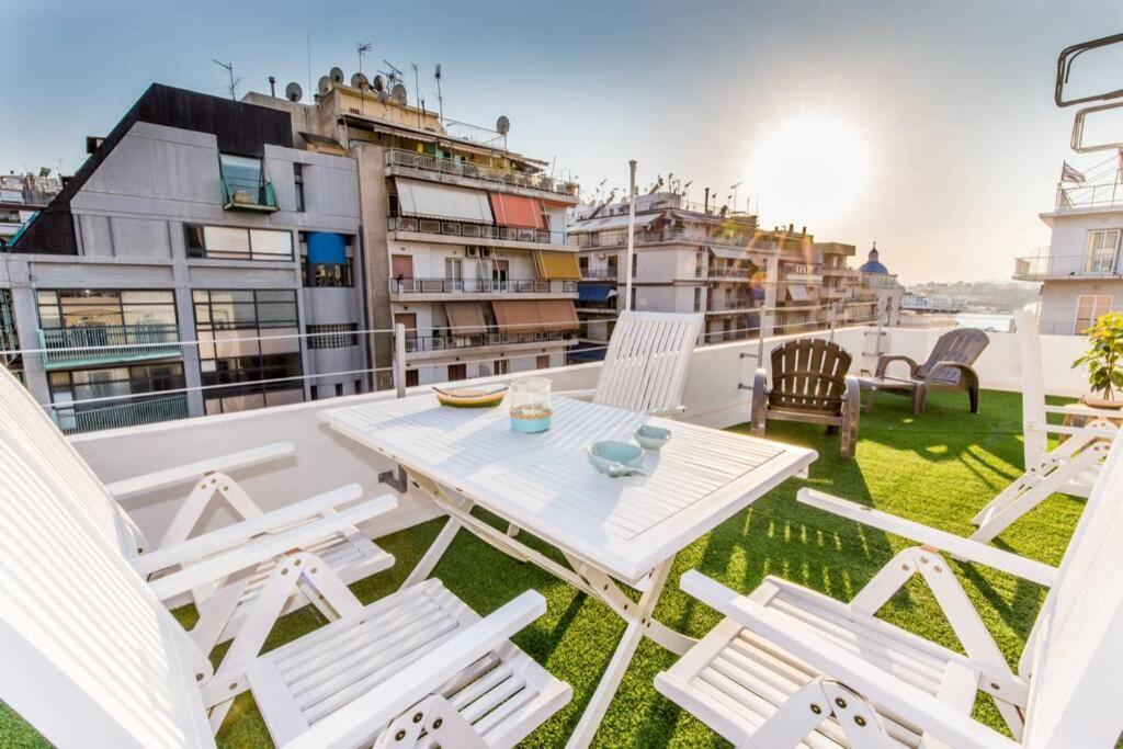 Neoclassical Flat With 2 Bedrooms In Pire Dış mekan fotoğraf
