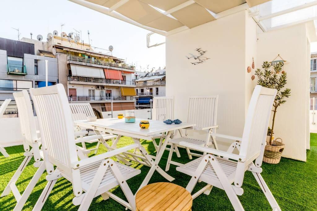 Neoclassical Flat With 2 Bedrooms In Pire Dış mekan fotoğraf