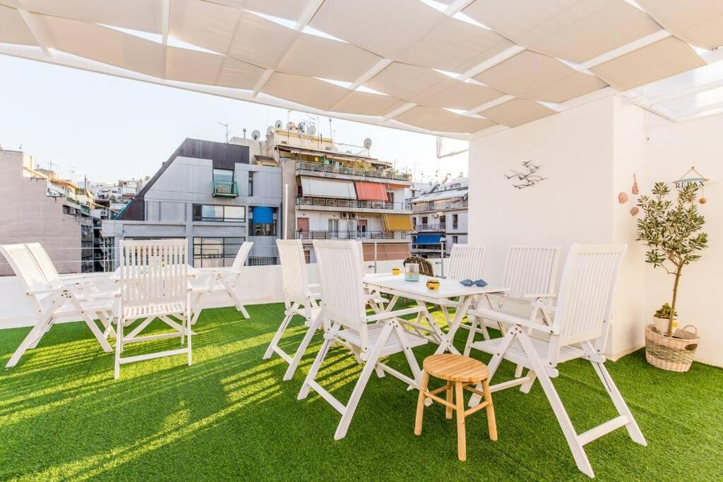 Neoclassical Flat With 2 Bedrooms In Pire Dış mekan fotoğraf